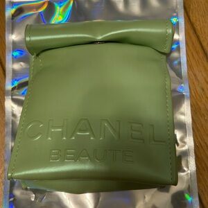 CHANEL (GWP/VIP)Beaute gift in Light Green Fabric Pouch